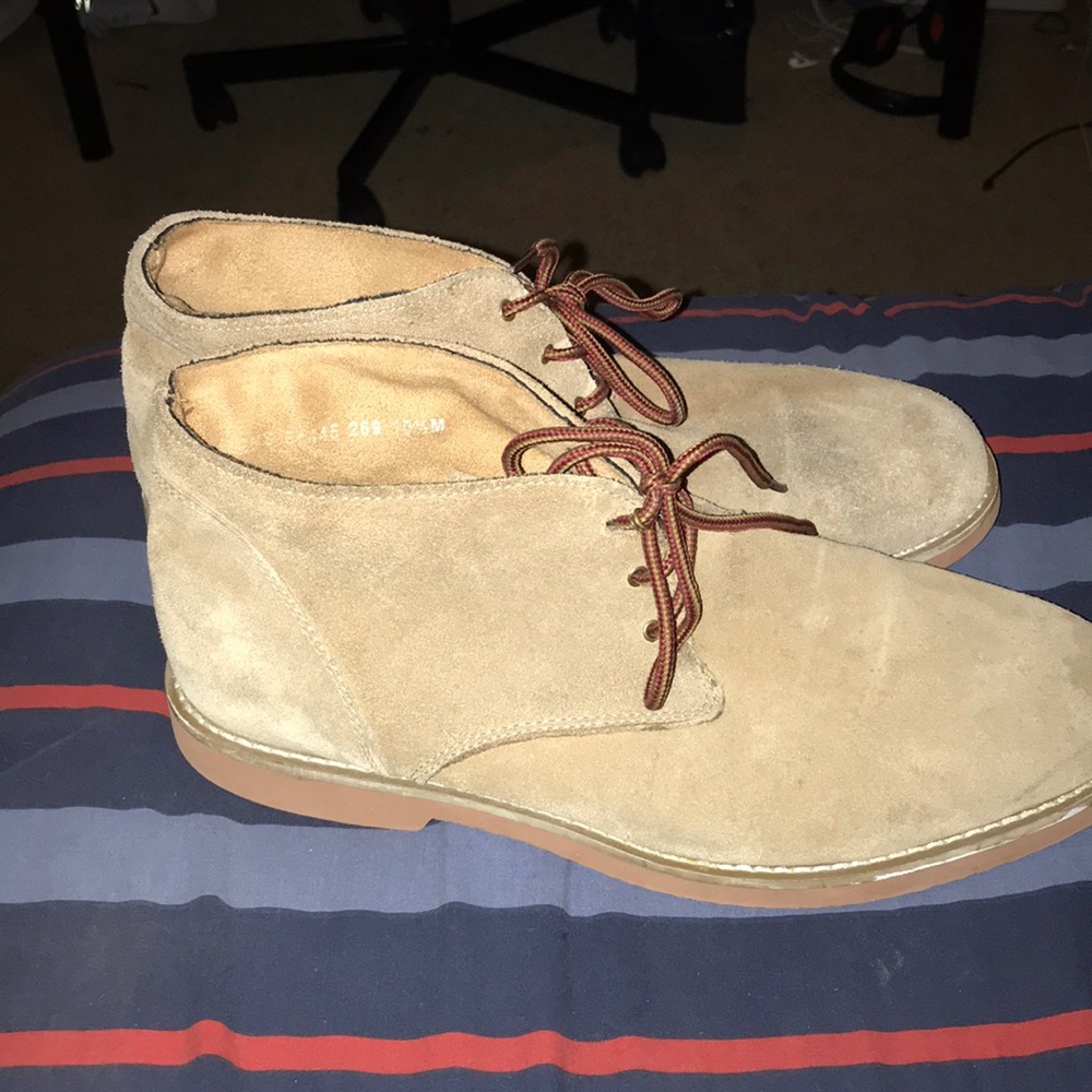 Chukka boots
